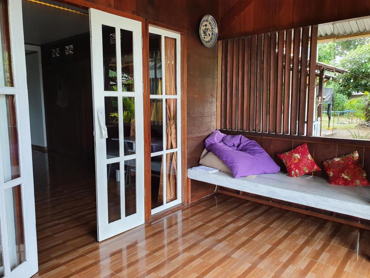 Amban Beach House Manokwari Kültér fotó