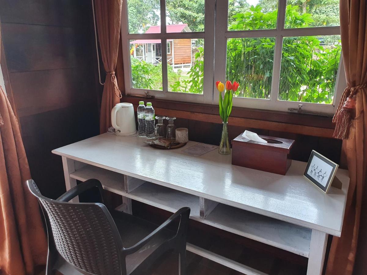 Amban Beach House Manokwari Kültér fotó