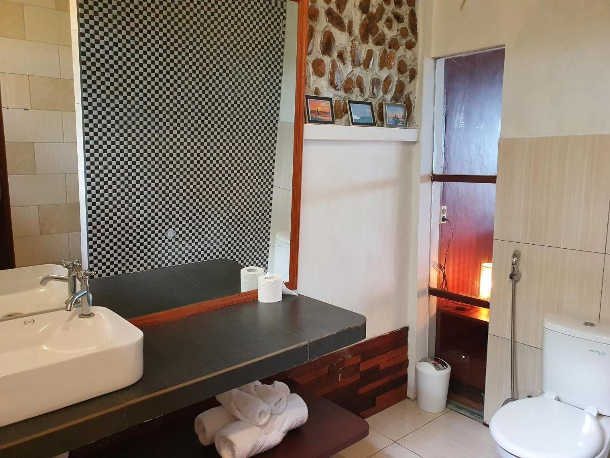 Amban Beach House Manokwari Kültér fotó