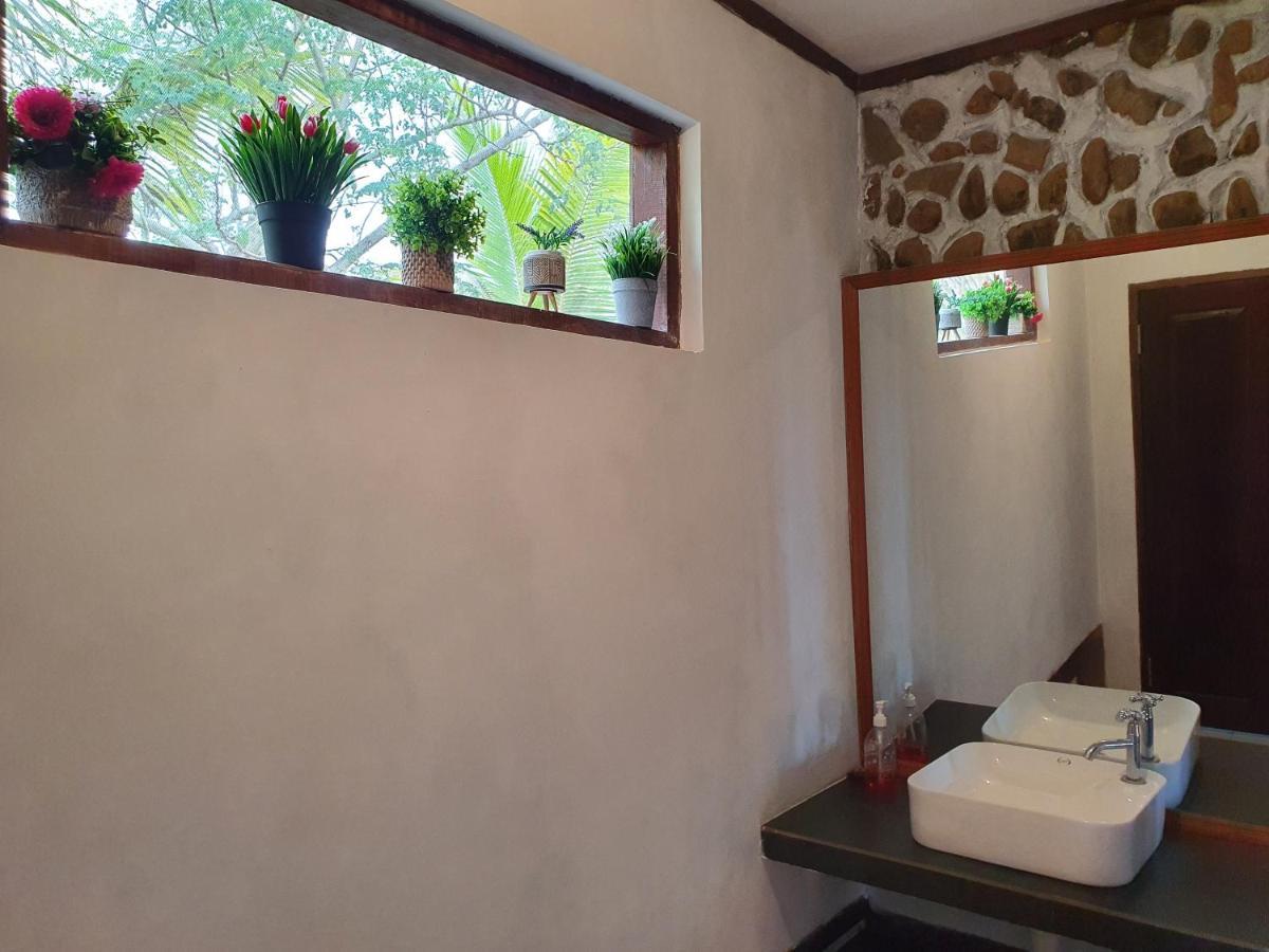 Amban Beach House Manokwari Kültér fotó